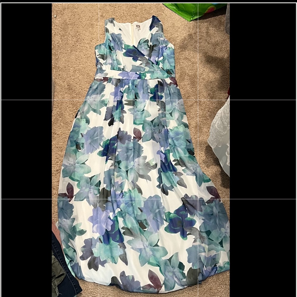 Never worn Anne Klein Maxi dress multi color floral size 8
